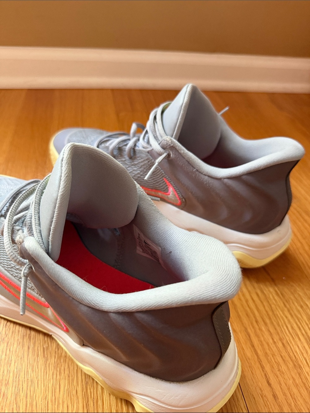 Nike Giannis Immortality 4 Basketball Shoes Gray Red Mesh FQ3680-009 - Picture 2 of 6